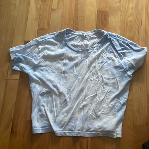 Super cute garage flowy tie dye tee! Barely warn, perfect condition!